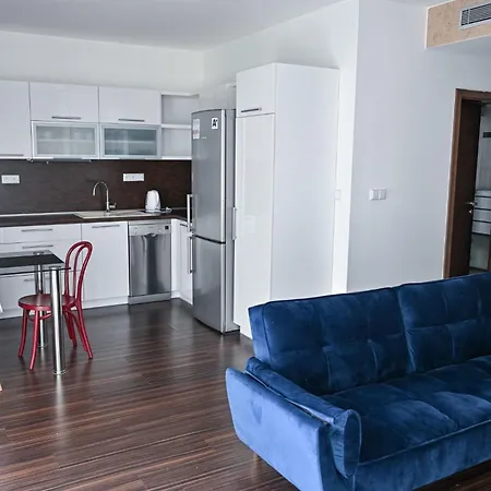 Апартаменты Bright And Cozy In Vienna Gate